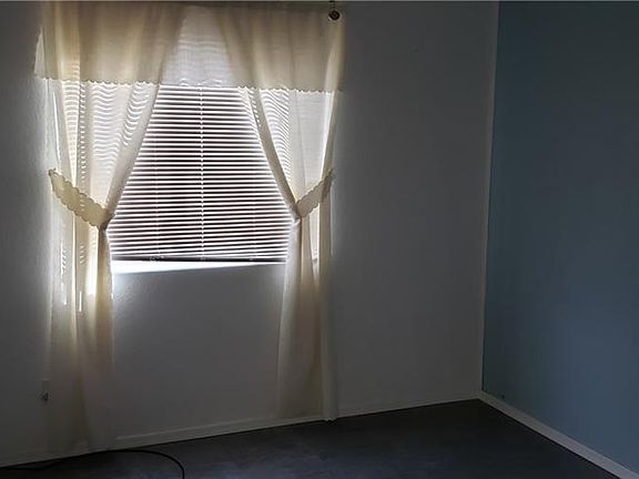 4th image of 2323 Acoma Pl