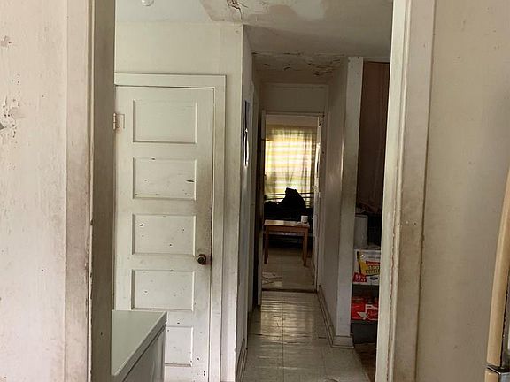5th image of 103 E Jefferson St