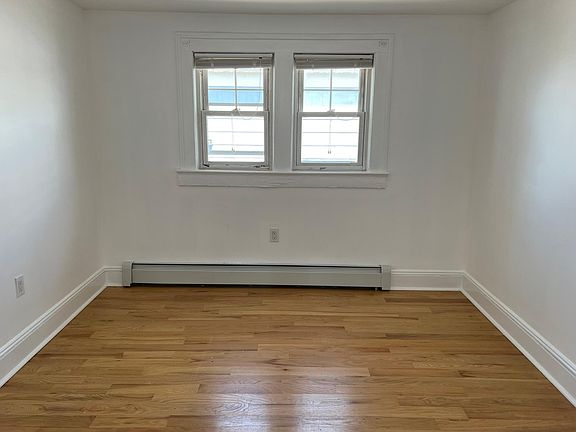 5th image of 358 W Fulton St Floor 2