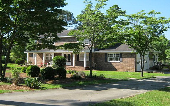 2nd image of 109 Fairway Dr