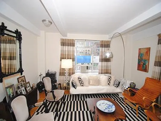 Rented by Buchbinder & Warren | media 18
