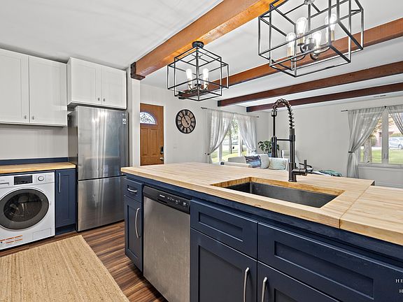 4th image of 1532 Cove Dr #243-A