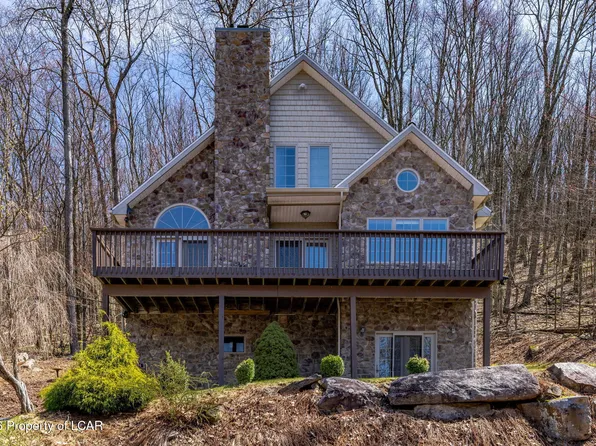 154 Kickapoo Dr, Hazle Township, PA 18202