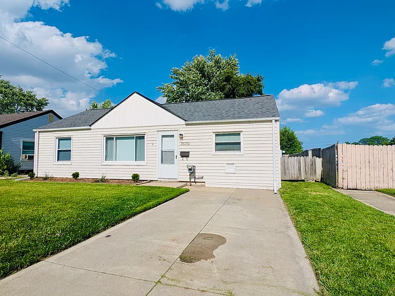 26234 Woodmont St — Photo 1