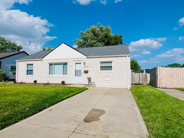 26234 Woodmont St, Roseville, MI 48066