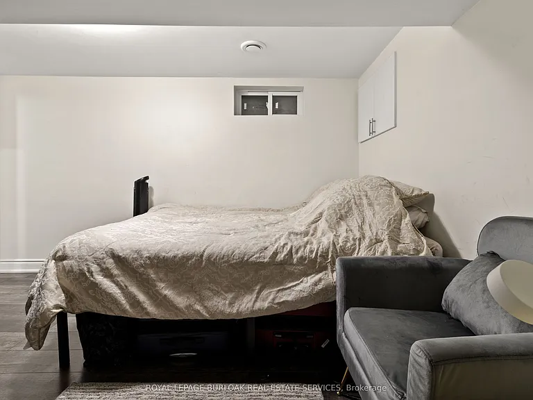 61 Goldfinch Rd #LOWER — Photo 11