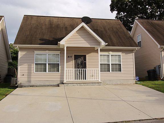 2nd image of 916 Hazelbrook Way