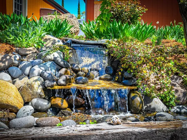 1516 Stardust Way, Medford, OR 97504