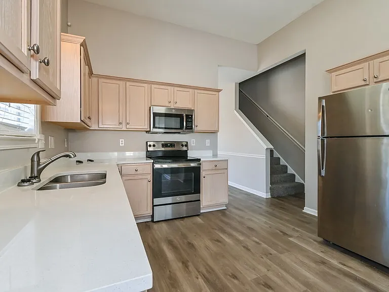 8730 Eagle View Dr — Photo 9