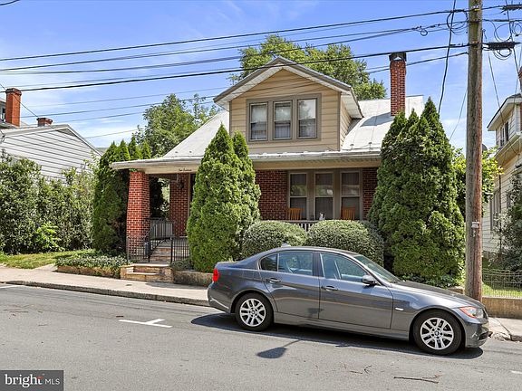 3rd image of 216 E Burd St