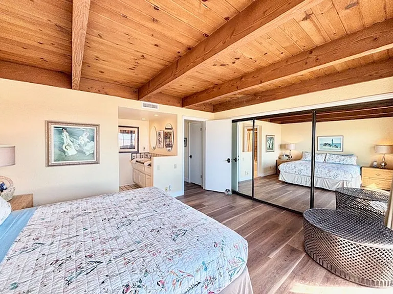 3949 Ocean Dr — Photo 13