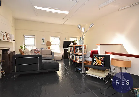Rented by RES New York | media 19