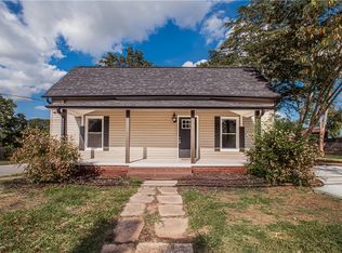 901 S 5th St, Easley, SC 29640