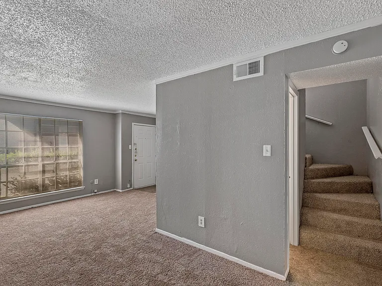 Flats at Brentwood — Photo 15