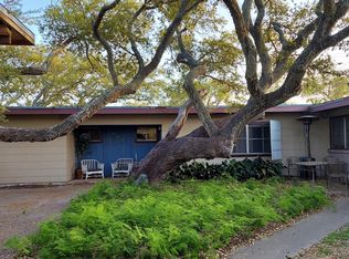 701 E King St, Rockport, TX 78382