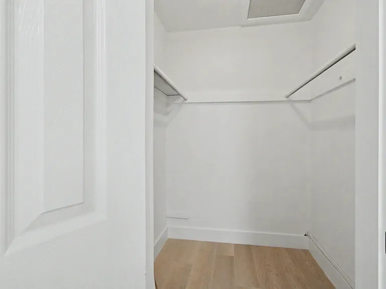 411B NE 57th Ct — Photo 7
