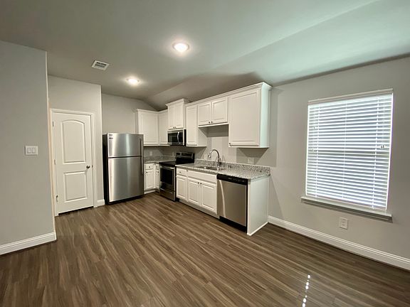 3rd image of 1422 Brindle Dr