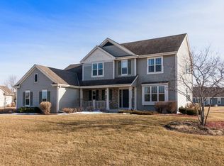 800 Sutton Dr, Eagle, WI 53119