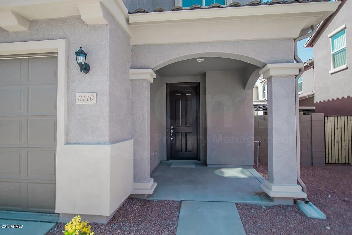 3 bed, 2.5 bath, 1905 sqft, $2,350 — Photo 3