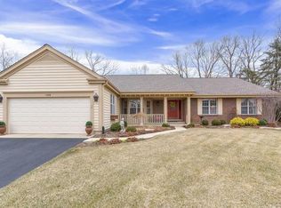 135 Knockderry Ln, Inverness, IL 60067
