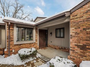 4644 Laurel Club Cir, West Bloomfield, MI 48323