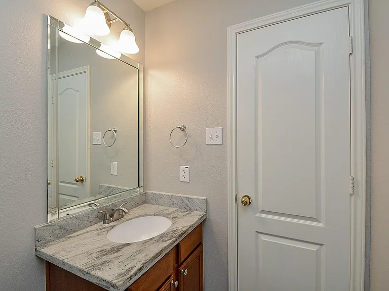 16021 Summerville Lake Dr — Photo 26