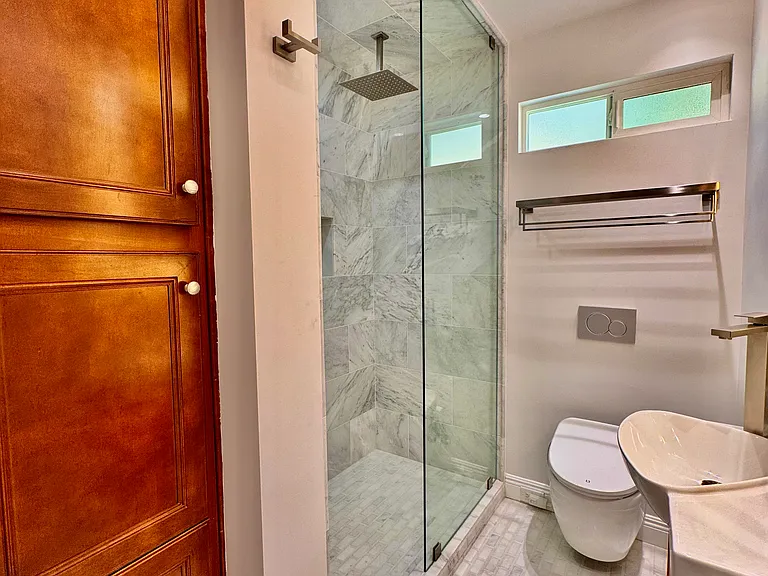 3172 S Barrington Ave #102 — Photo 14