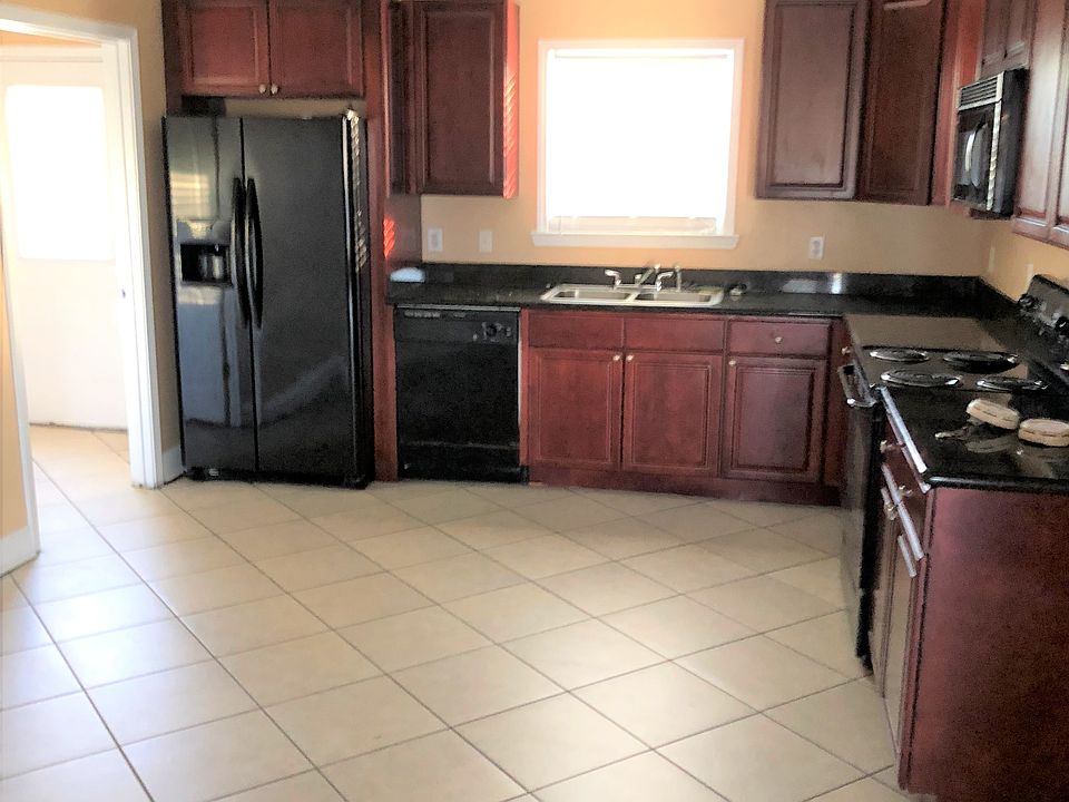 2nd image of 364 Clarke Ave