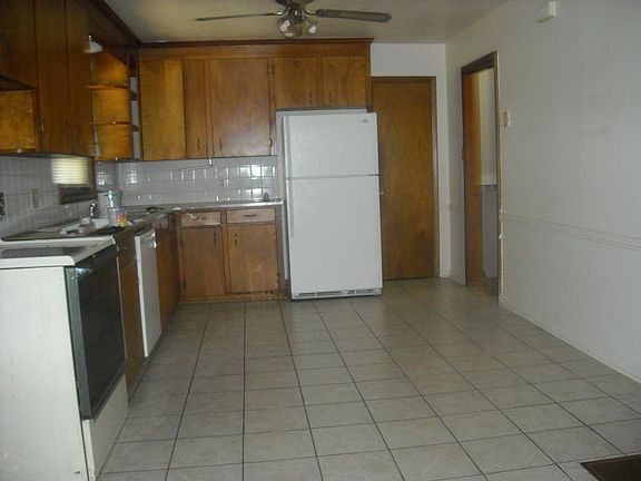 Eat-in Kitchen