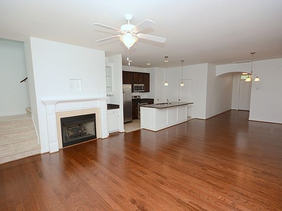 4th image of 456 Abelia Way