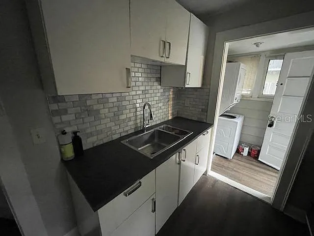 3 bed, 1.0 bath, 900 sqft, $1,850 — Photo 3