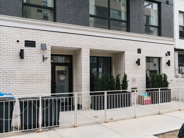 982 Willoughby Avenue 1A image 28 of 29