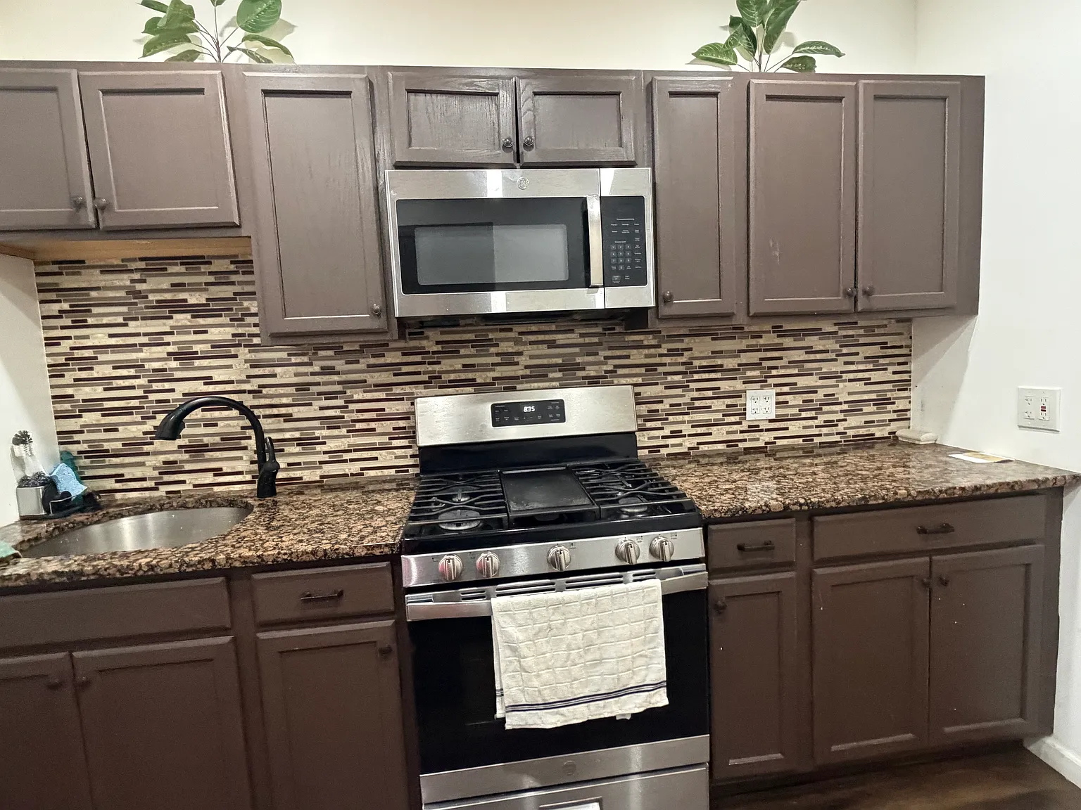 2 bed, 1036 sqft, $2,200 — Photo 3