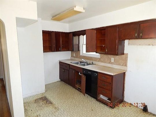 5th image of 2529 Dale Ct
