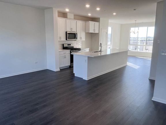 3rd image of 2243 Venture Dr