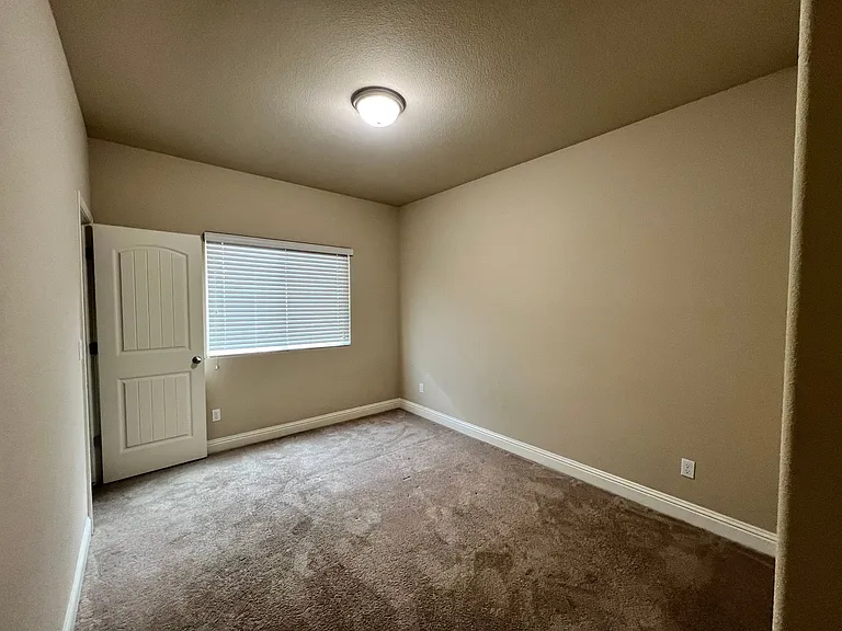 1192 S Orangewood Dr — Photo 10