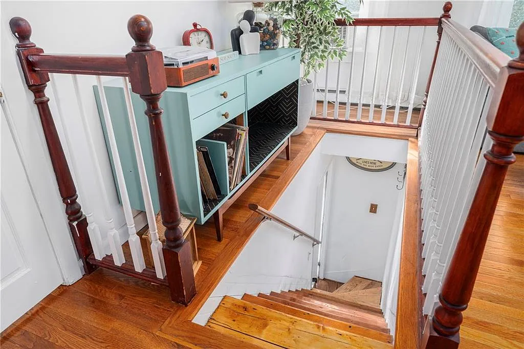 2 bed, 1.0 bath, 960 sqft, $2,500 — Photo 3