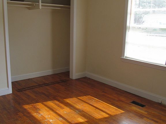 BR 2-NOTE: Closet has doors