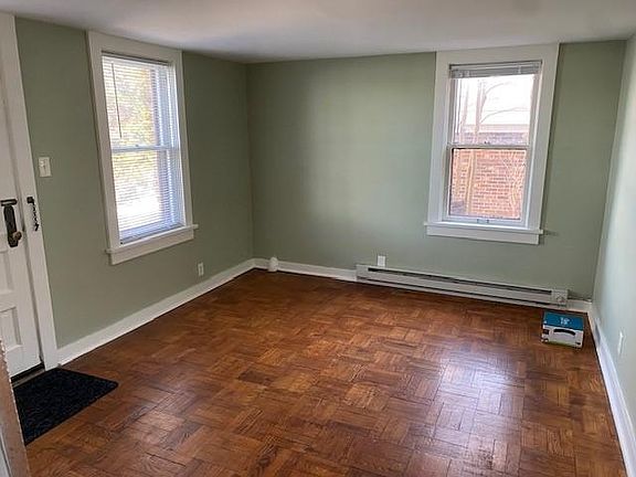 2nd image of 321 Woodland Ln APT 7