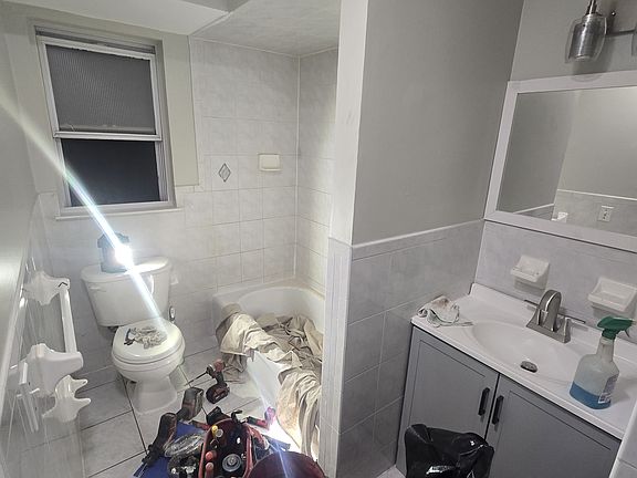 2nd image of 132 Fabyan Pl #G2