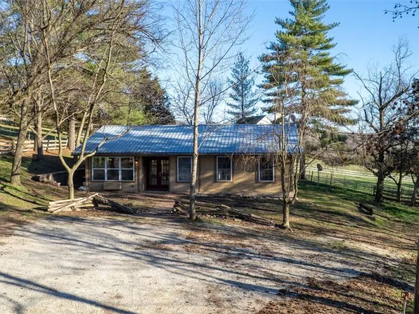 2104 Grand Army Rd, Labadie, MO 63055