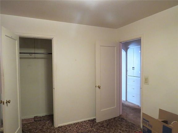 5th image of 1643 Alderson Ave