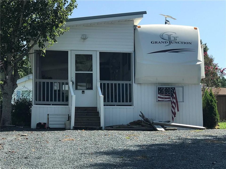 1st image of 115 Blue Bird Dr