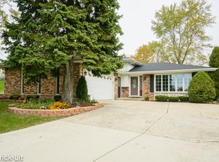 8520 W Interlochen Ct, Palos Hills, IL