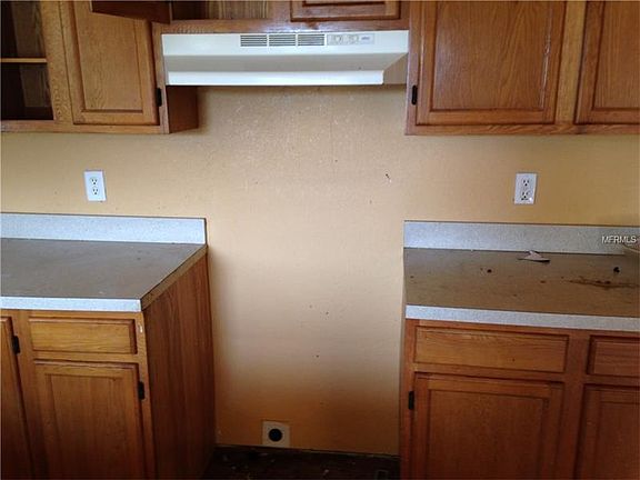 5th image of 1419 Montrose Ave