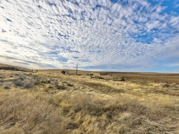 62722 Hart Rd, Moro, OR 97039