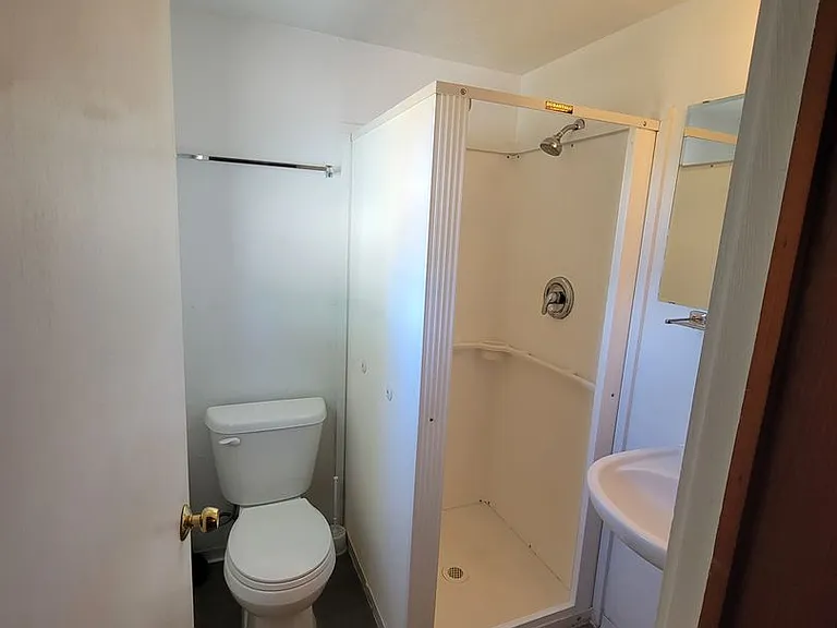Lakeview Apartments — Photo 5