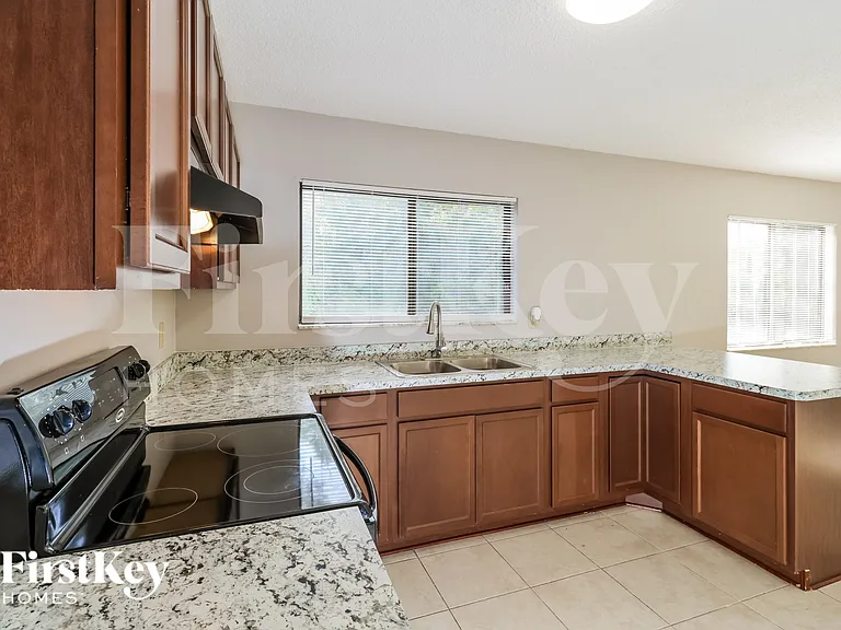 814 Yacolt Rd SE — Photo 7