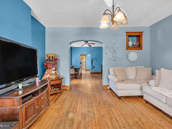 4th image of 6708 Glenloch St