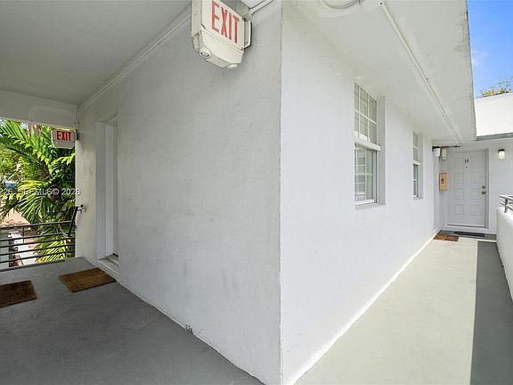 4th image of 541 NE 62nd St APT 13